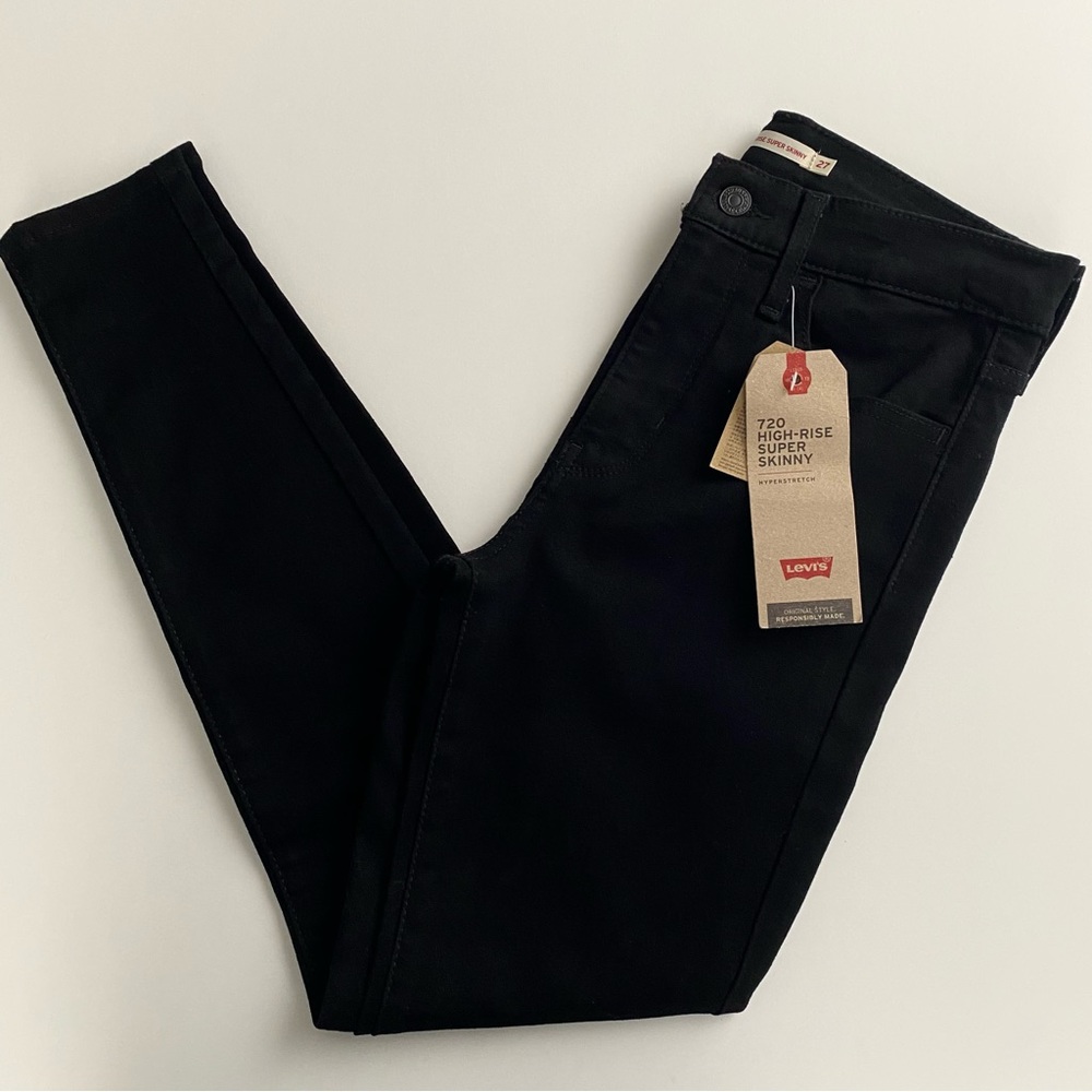 Women Levi’s 720 High-Rise Super Skinny Jeans - Black - Size 4